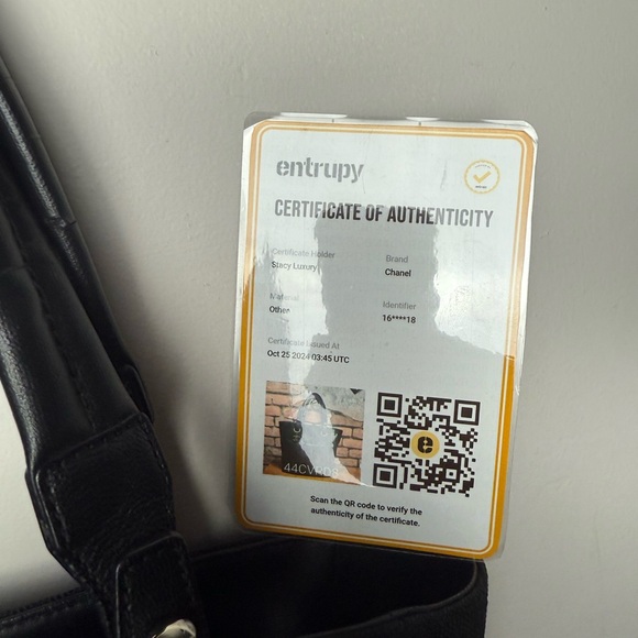 Chanel Black Quilted Leather Tote - Picture 4 of 10